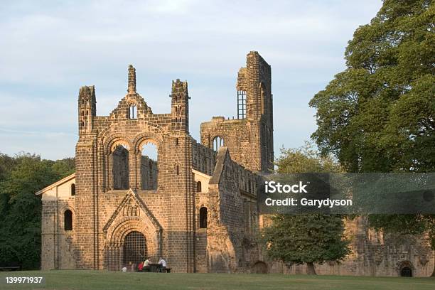 Kirkstall Abbey Luglio 2006 - Fotografie stock e altre immagini di Abbazia - Abbazia, Leeds, Ambientazione esterna