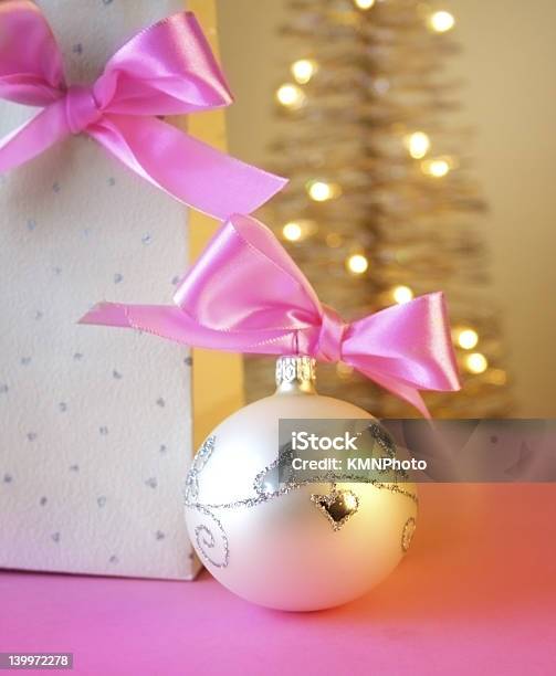 Decoração De Natal - Fotografias de stock e mais imagens de Caixa - Caixa, Caixa de presentes, Claro