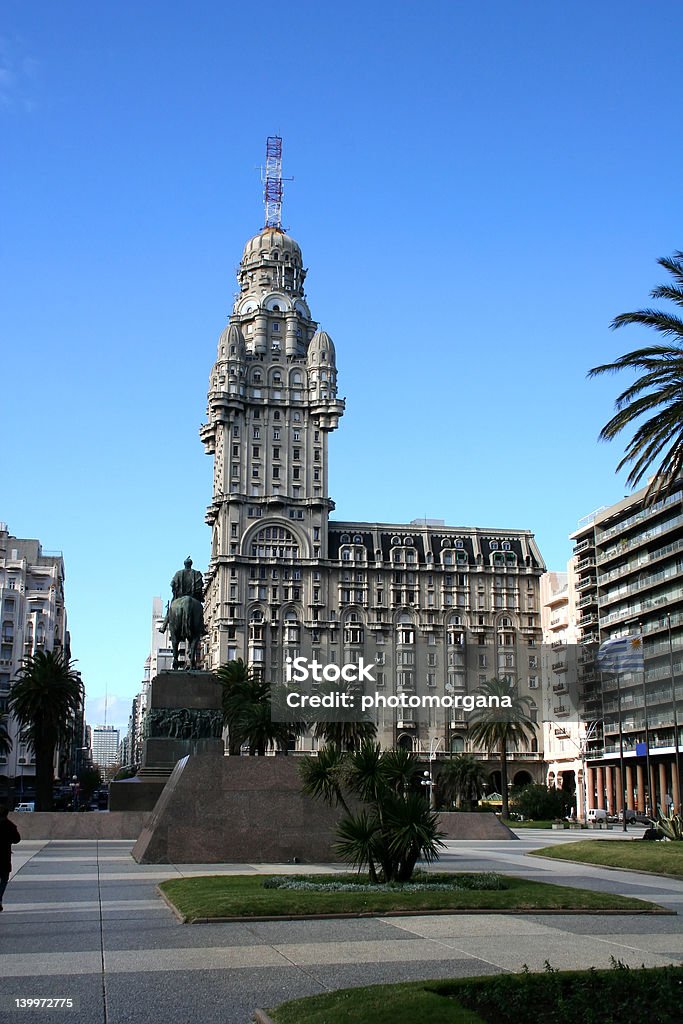 Montevideo - Foto de stock de Palacio Salvo libre de derechos