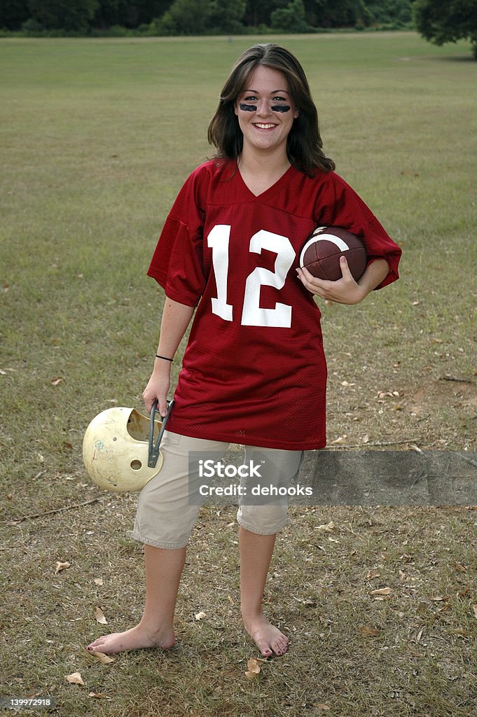 Jogador de futebol feminino - Royalty-free Bola de futebol americano - Bola Foto de stock