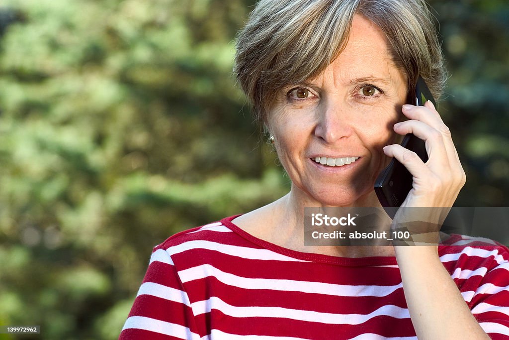 Mulher fala no telefone - Foto de stock de 1950-1959 royalty-free