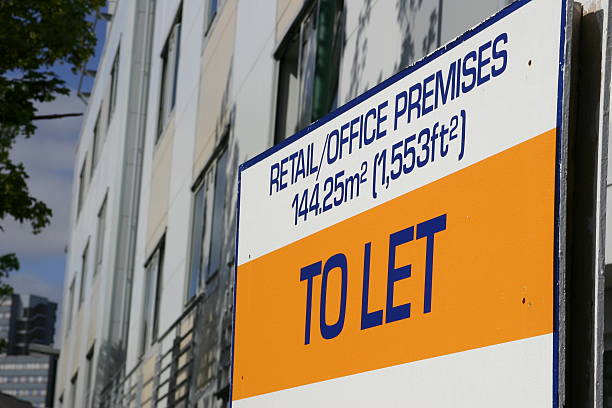 istock To let sign on building angled side picture 139973089