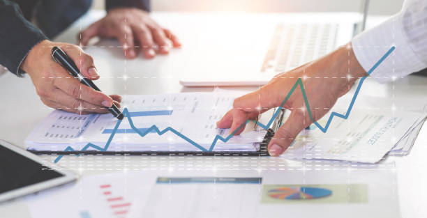 istock Business analysis big data and economic growth with financial graph. 1399739255