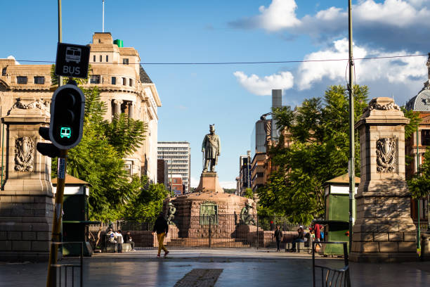 monument paul kruger à pretoria, gauteng - pretoria photos et images de collection