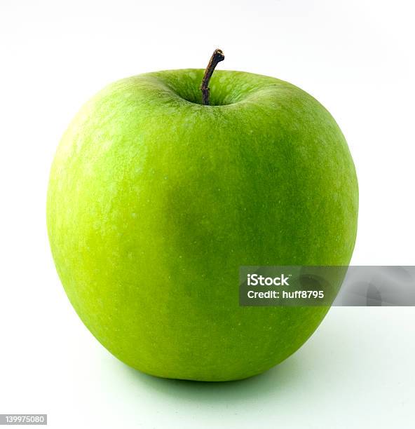 白い背景の上のグリーンアップル - カットアウトのストックフォトや画像を多数ご用意 - カットアウト, グラニースミス, リンゴ