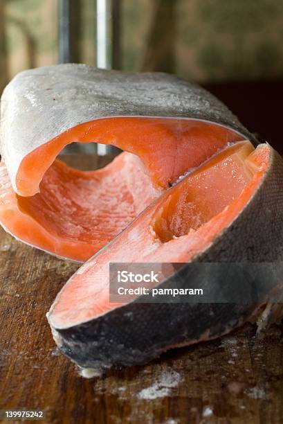 Foto de Fatias De Salmão Cru Freezed Preparados Para Cozinhar e mais fotos de stock de Congelado