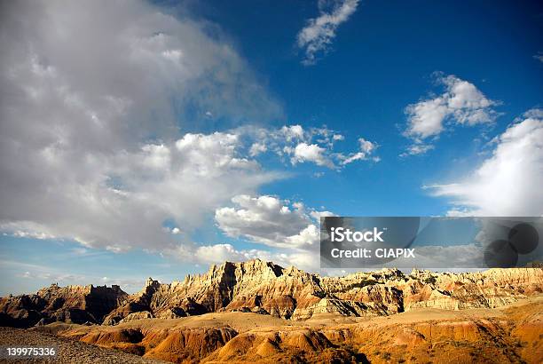 Photo libre de droit de Badlands banque d'images et plus d'images libres de droit de Parc National des Badlands - Parc National des Badlands, Aiguille rocheuse, Antique