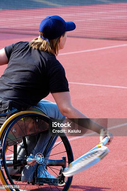 Giocatore Di Tennis In Carrozzina - Fotografie stock e altre immagini di Sedia a rotelle - Sedia a rotelle, Sport, Tennis