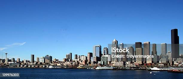 Costa Di Seattle - Fotografie stock e altre immagini di Giorno - Giorno, Orizzonte urbano, Seattle