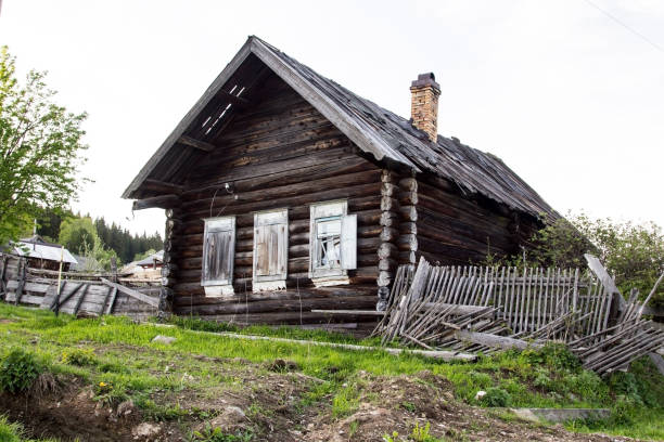 istock Old ruined wooden house 1399764502