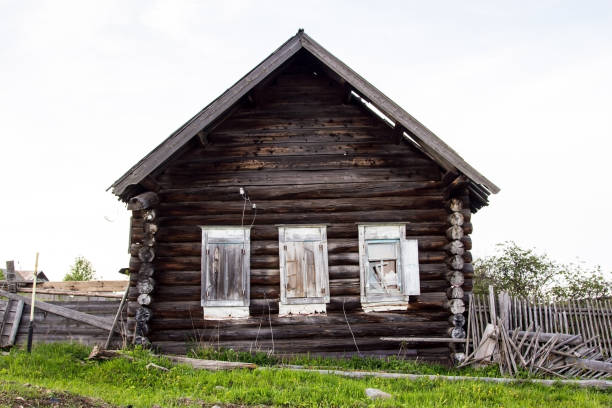 istock Old ruined wooden house 1399764531