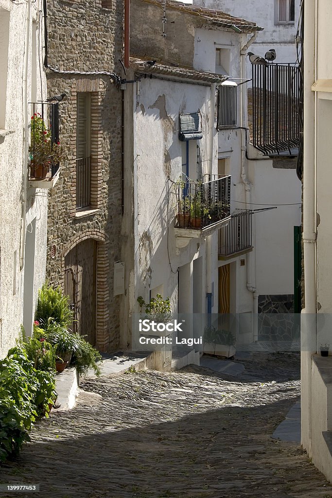 Street in cadaqués, Cataluña - Foto de stock de Aldea libre de derechos