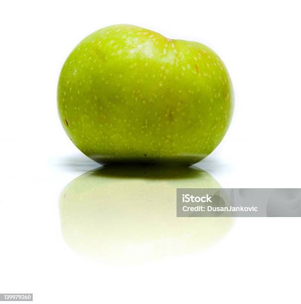 Isolierte Grünen Apfel Stockfoto und mehr Bilder von Abnehmen - Abnehmen, Apfel, Apfelsorte Granny Smith