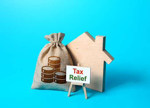 Tax relief on real estate. Simplified housing taxation. Deferral payments of taxes and debts. Financial flexibility. State support for a period of adverse economic crisis. Privileges refund.