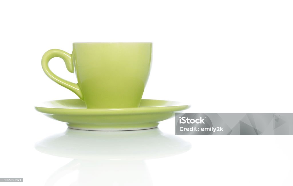 Zielony kubek kawy na białym tle - Zbiór zdjęć royalty-free (Bez ludzi)