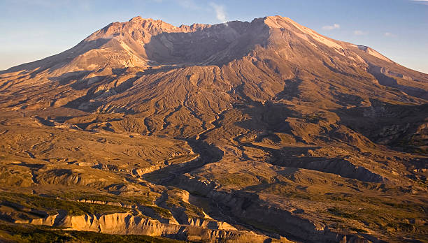 Mt St Helens from north ridge at sunset. Shot with Canon 20D + EF 17-40 L  on August 2006.