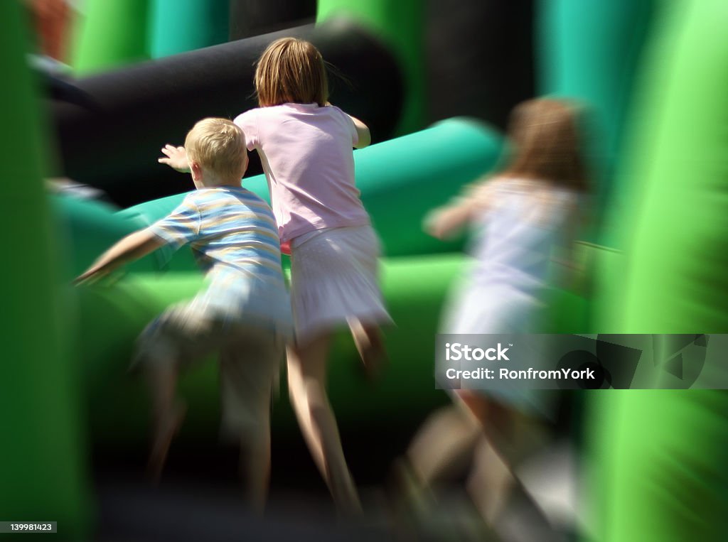 Kinder at play - Lizenzfrei Hindernisparcours Stock-Foto