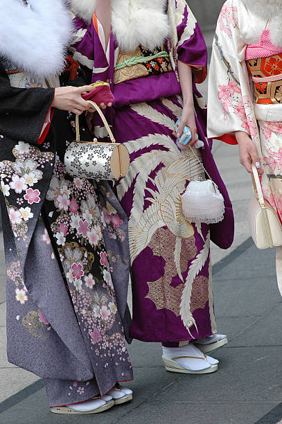 dziewczyny w kimono - geisha kabuki japan japanese culture zdjęcia i obrazy z banku zdjęć