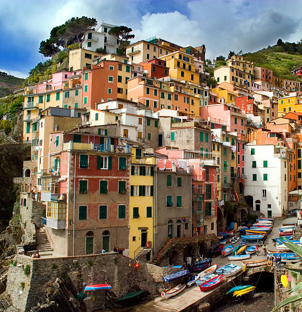 istock Riomaggiore, Italy (Cinque Terre) 139982788