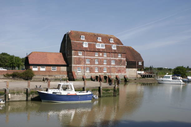 Ashlett Mill Ashlett Tidal Mill in the New Forest in England burton sussex stock pictures, royalty-free photos & images