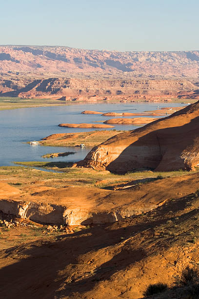 istock Lake Powell Fins and Mountains 139982963