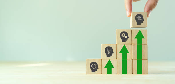 New skill, tech and digital skill concept for technology evolution. Soft, thinking, management, digital skill. Holding wooden cubes with digital icon. New skill, reskilling, upskilling training. nuevo concepto de habilidad, tecnología y habilidad digital para la evolución de la tecnología. soft, pensamiento, gestión, habilidad digital. sosteniendo cubos de madera con icono digital. nueva habilidad, reskilling, entrenamiento de upskilling.