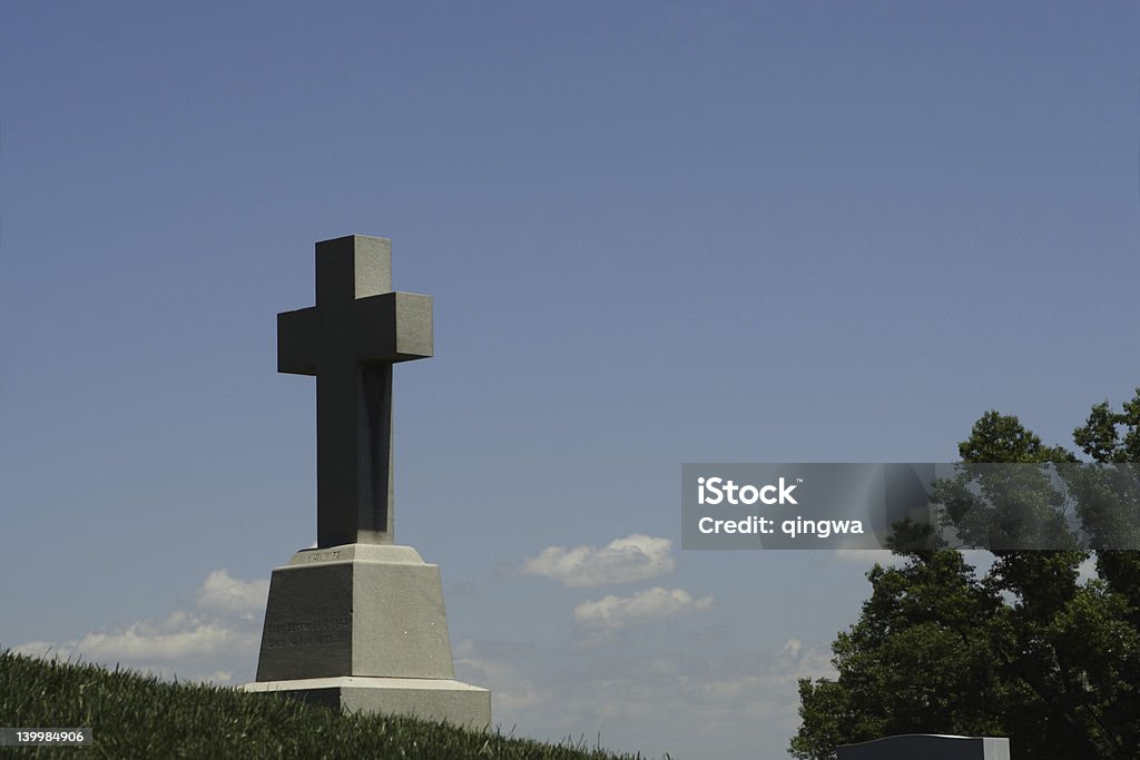 Grave em uma colina - Foto de stock de Alto contraste royalty-free