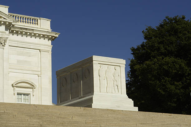 istock Tomb of the Unknown Soldier 139985334