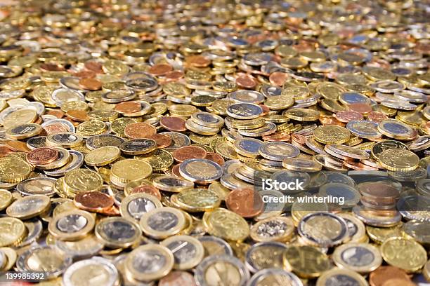 Foto de Horda e mais fotos de stock de Abundância - Abundância, Cobre, Cofre Bancário