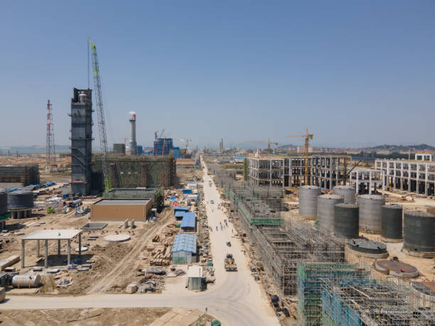 vista aérea de planta química inacabada - architecture chemical plant diesel fuel and power generation fotografías e imágenes de stock