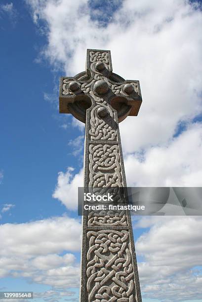 Cruz Celta De Mármol Foto de stock y más banco de imágenes de Antiguo - Antiguo, Catolicismo, Cementerio