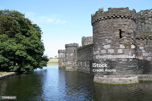 Moated Castle Stockfoto und mehr Bilder von Beaumaris - Beaumaris, Schlossgebäude, Anglesey - Wales