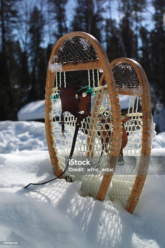 Sapatos no Camp - Foto de stock de Bota de Neve - Equipamento esportivo royalty-free