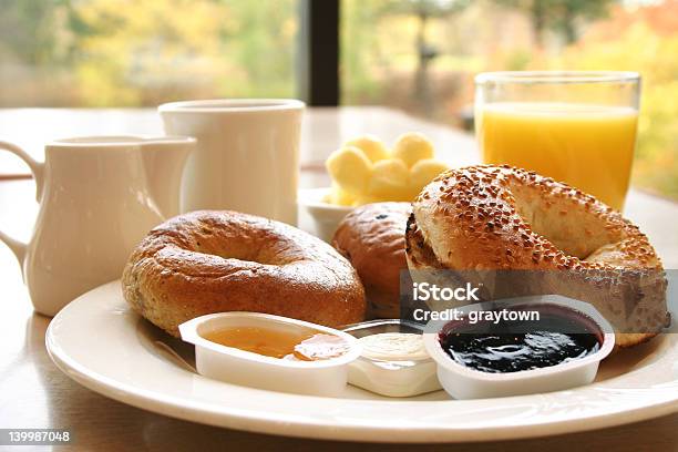 Klassische Frühstück Stockfoto und mehr Bilder von Bagel - Bagel, Kaffee - Getränk, Orangensaft