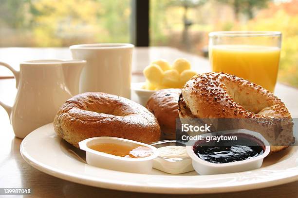 Clásico Desayuno Foto de stock y más banco de imágenes de Bagel - Bagel, Café - Bebida, Zumo de naranja
