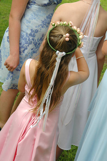 istock The Flower Girl 139987282