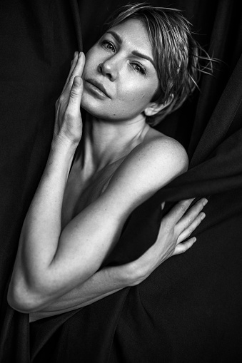 Black and white portrait of a sensual woman
