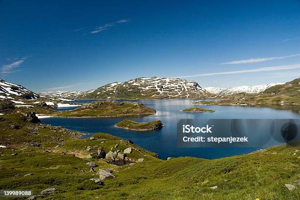 Озеро В Норвегии — стоковые фотографии и другие картинки Без людей - Без людей, Вода, Гора