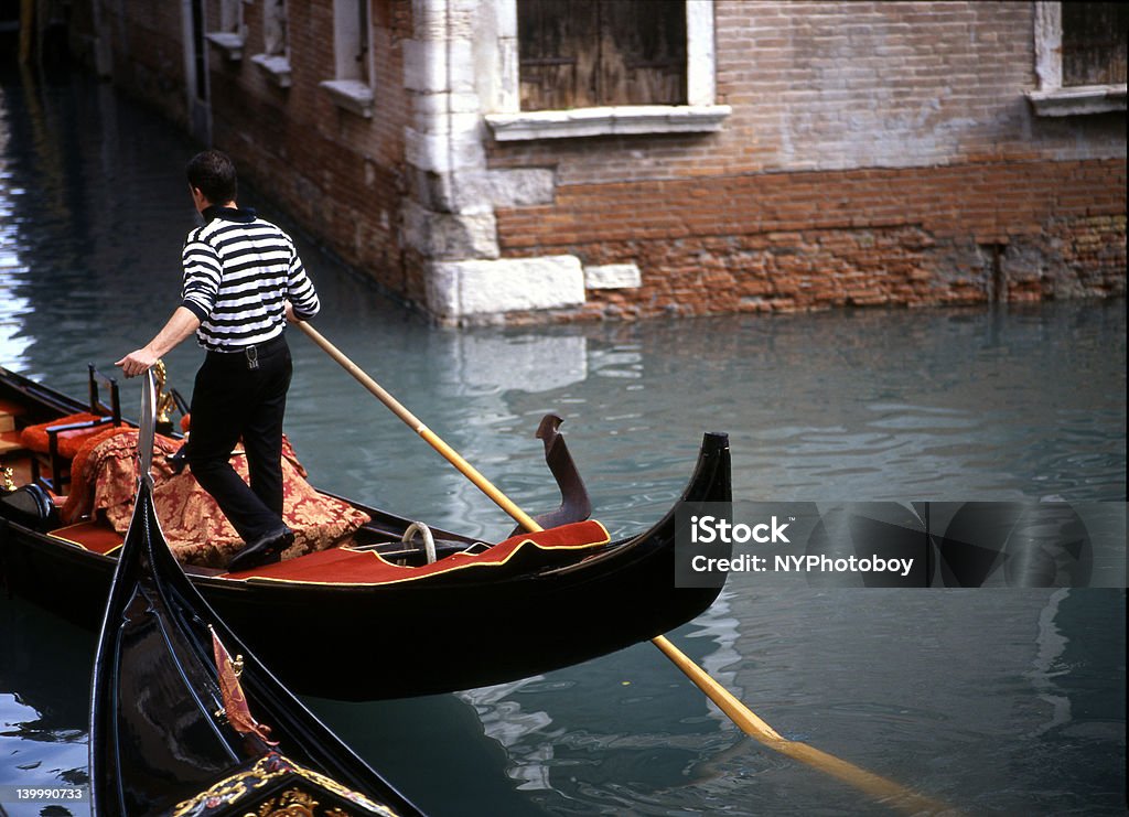 Gondolier w Wenecja, Włochy - Zbiór zdjęć royalty-free (Canal Grande - Wenecja)