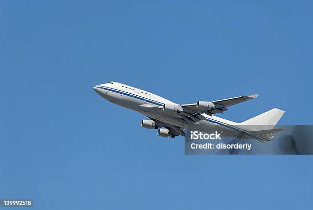 Foto de Jumbojet e mais fotos de stock de Asa de aeronave - Asa de aeronave, Avião, Avião comercial