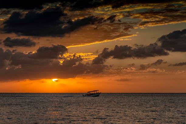 istock A setting sun over the Caribbean sea 1399931661