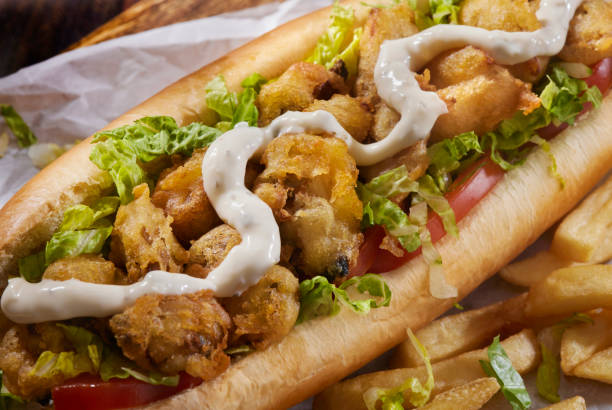 istock Fried Whole Belly Clam Po Boy 1399945772