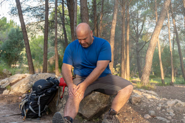 istock man outdoors pain knee 1399950315