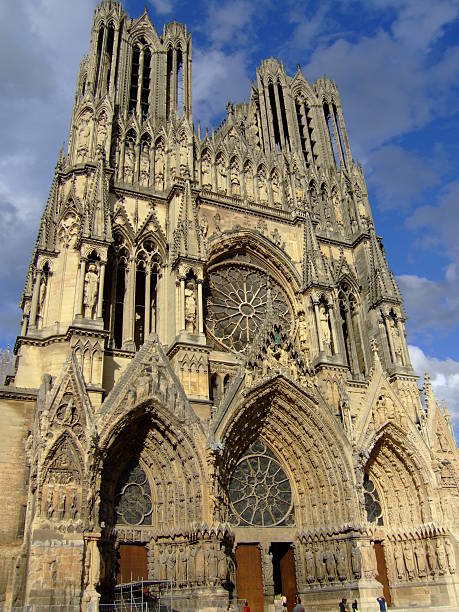 istock Cathedral of Reims 139995659