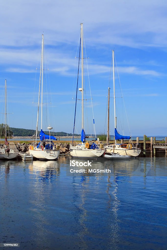 Veleros en reposo - Foto de stock de Bahía libre de derechos