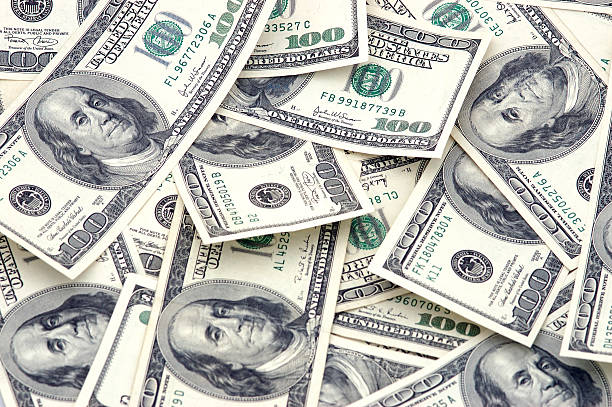 istock Pile of cash 139996384