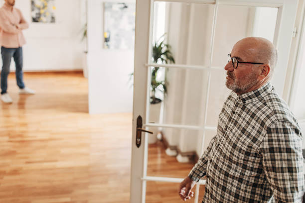 istock Man in art gallery 1399969172