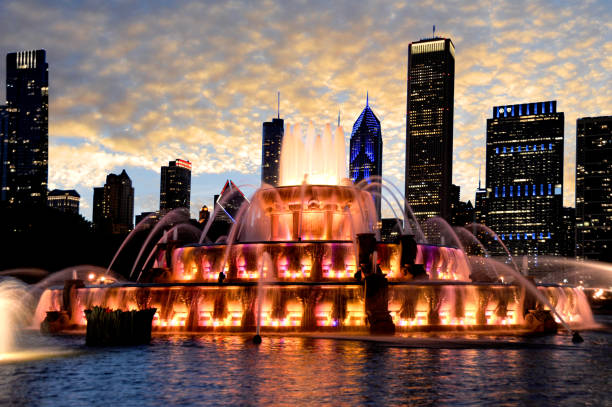 istock Buckingham fountain with a beautiful sunset background. 1399970182