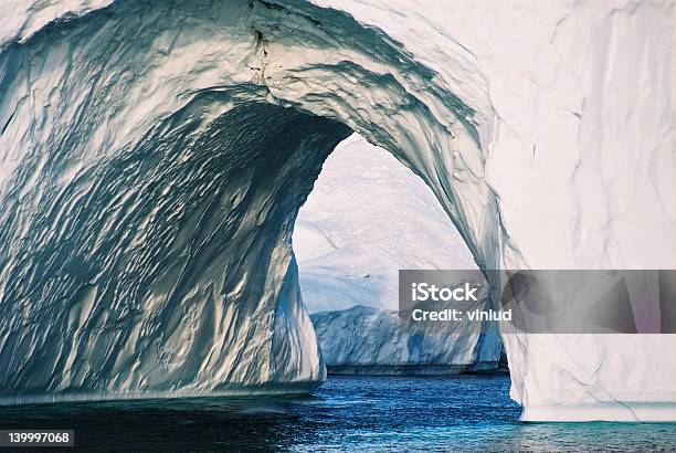 빙산 터널 0명에 대한 스톡 사진 및 기타 이미지 - 0명, 그린란드, 대형