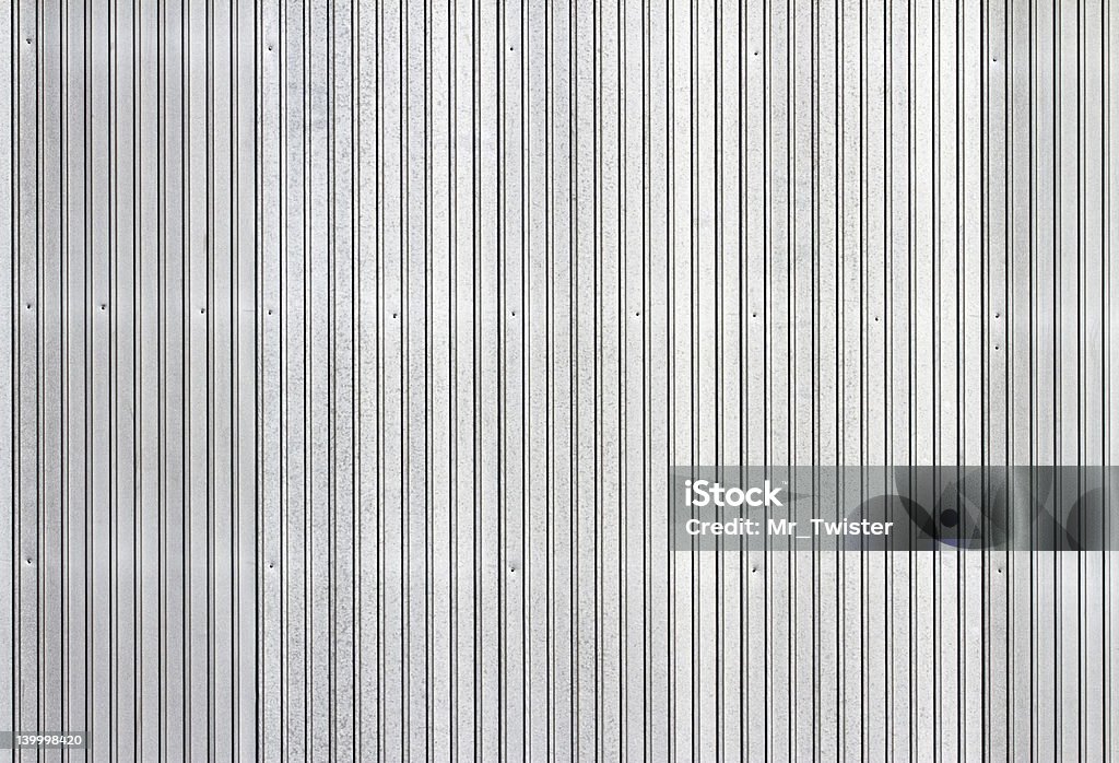 Гофрированное металлический приверженность - Стоковые фото Гофрированное железо роялти-фри
